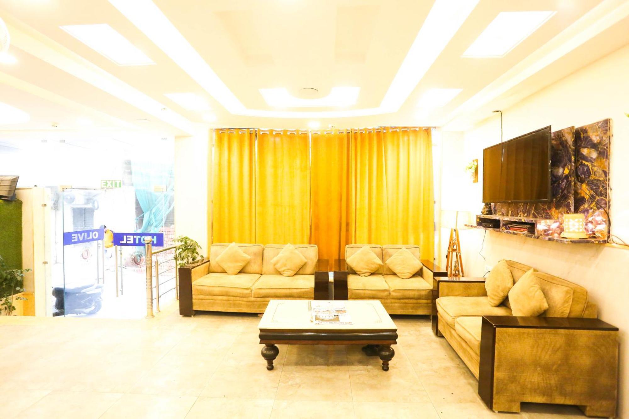 Hotel Aashiyana New Delhi Ngoại thất bức ảnh