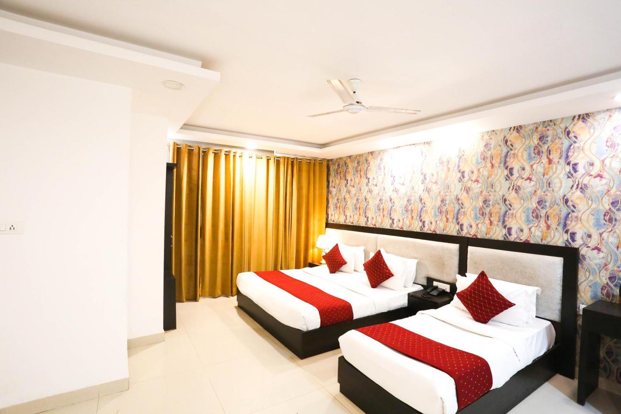 Hotel Aashiyana New Delhi Ngoại thất bức ảnh