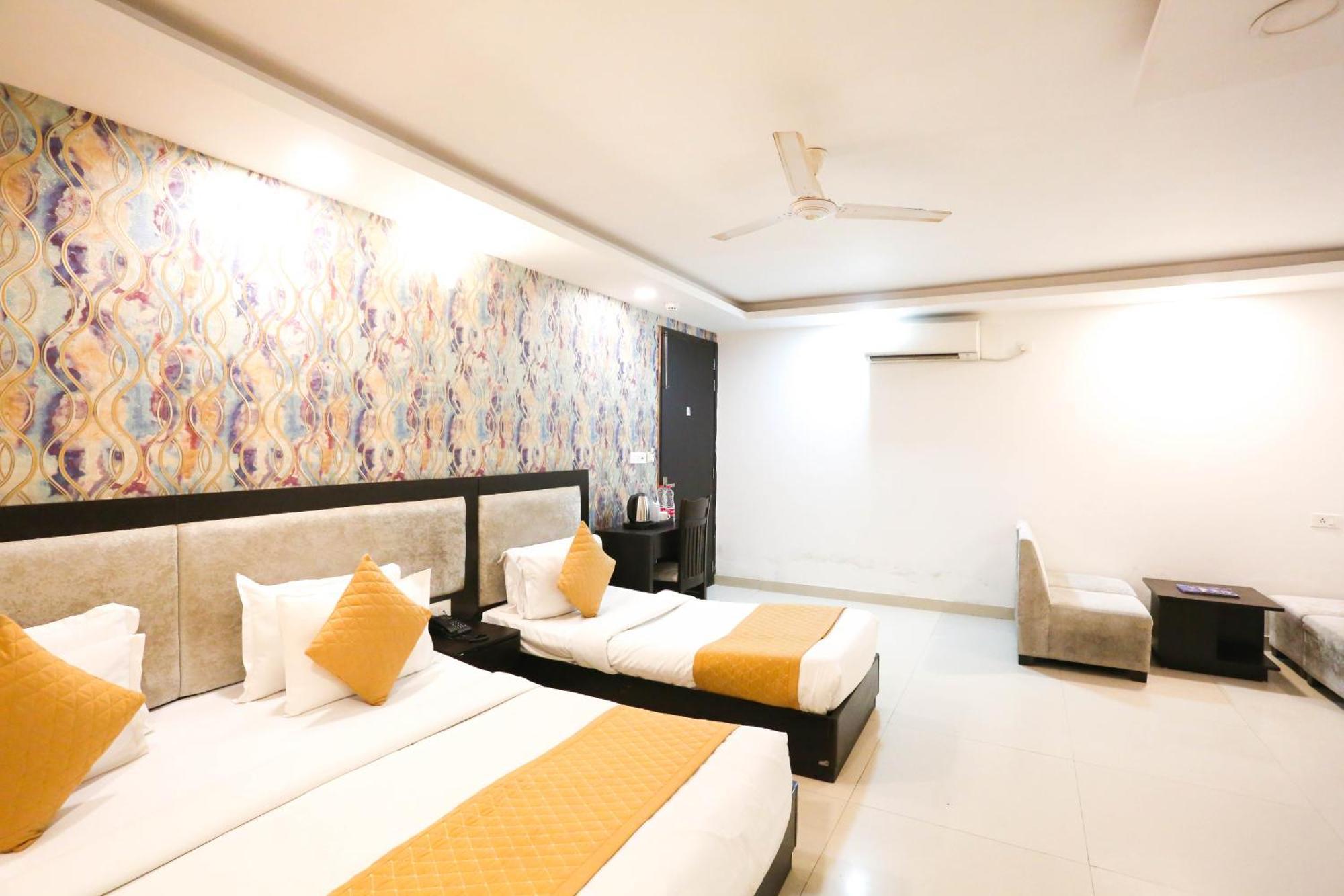 Hotel Aashiyana New Delhi Ngoại thất bức ảnh