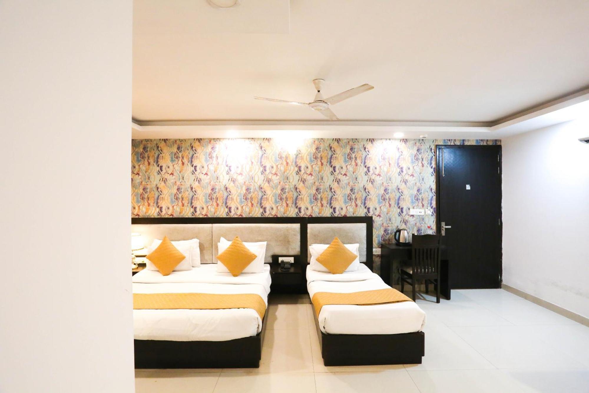 Hotel Aashiyana New Delhi Ngoại thất bức ảnh