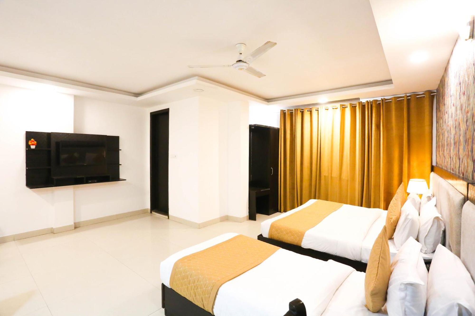 Hotel Aashiyana New Delhi Ngoại thất bức ảnh