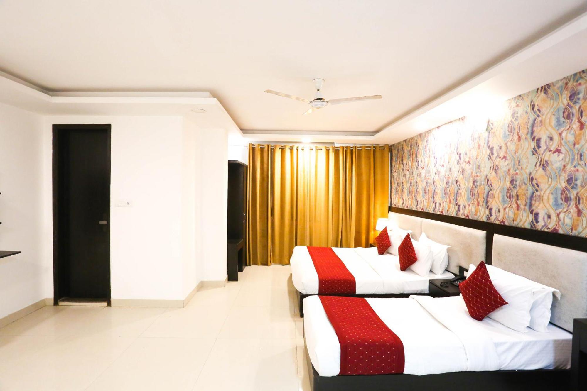 Hotel Aashiyana New Delhi Ngoại thất bức ảnh