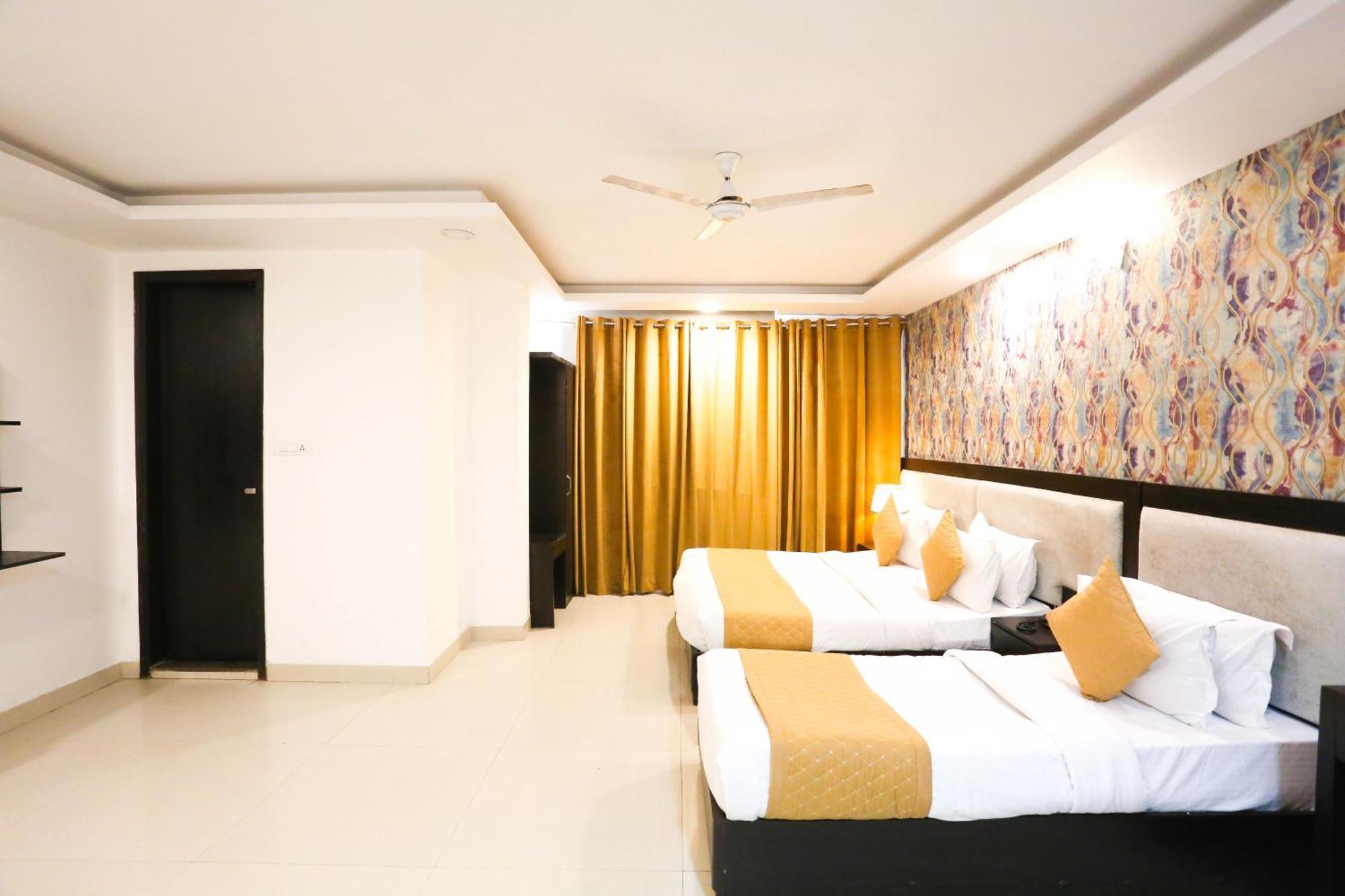 Hotel Aashiyana New Delhi Ngoại thất bức ảnh