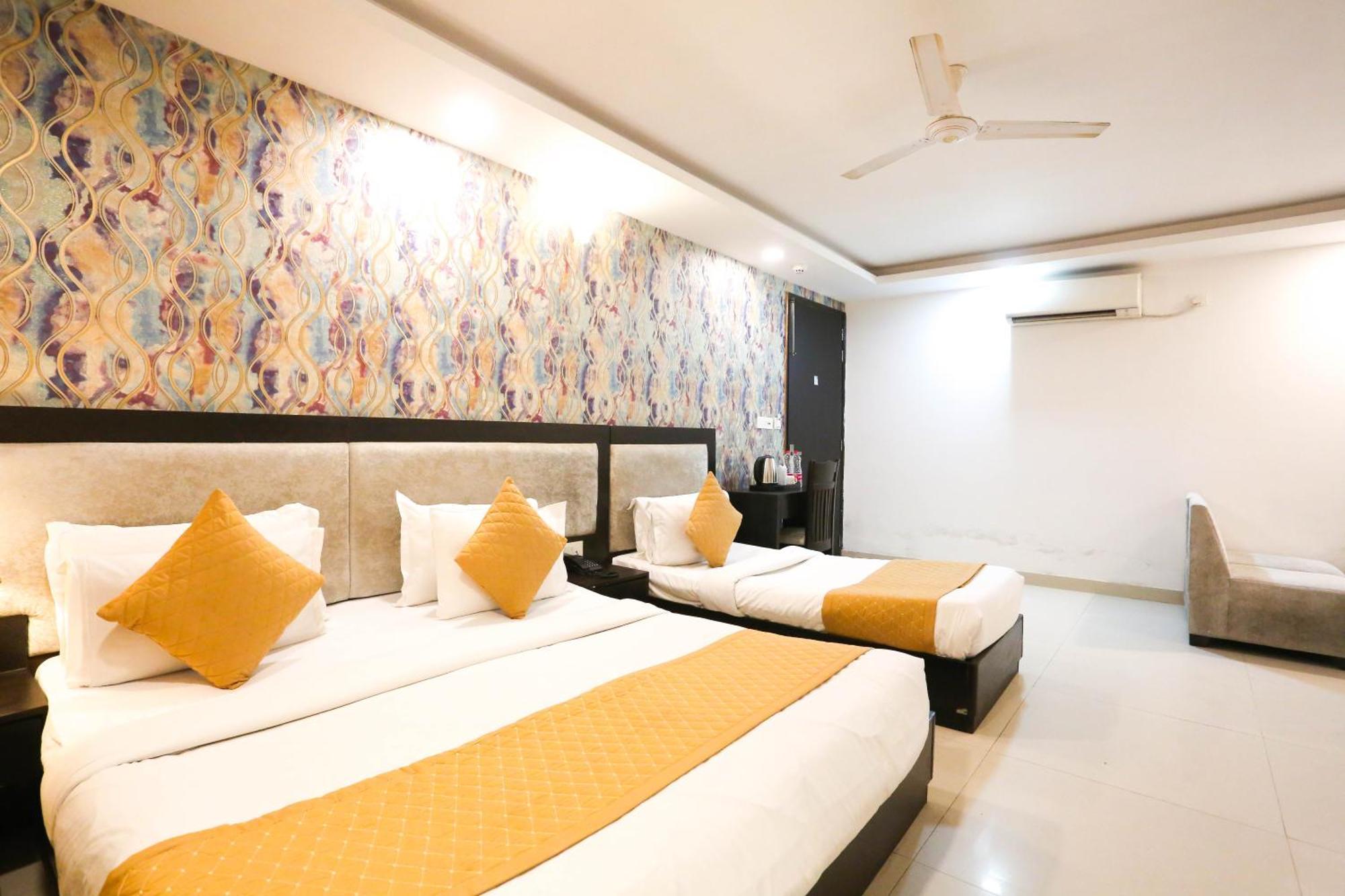 Hotel Aashiyana New Delhi Ngoại thất bức ảnh