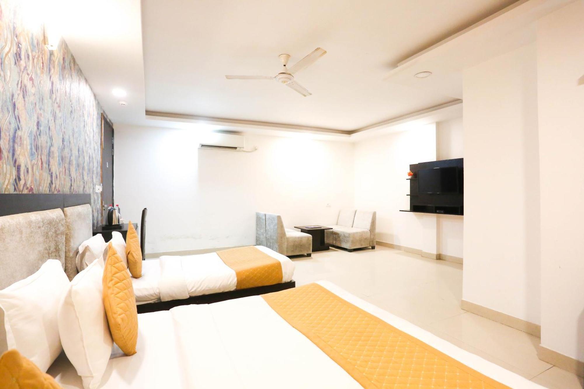 Hotel Aashiyana New Delhi Ngoại thất bức ảnh