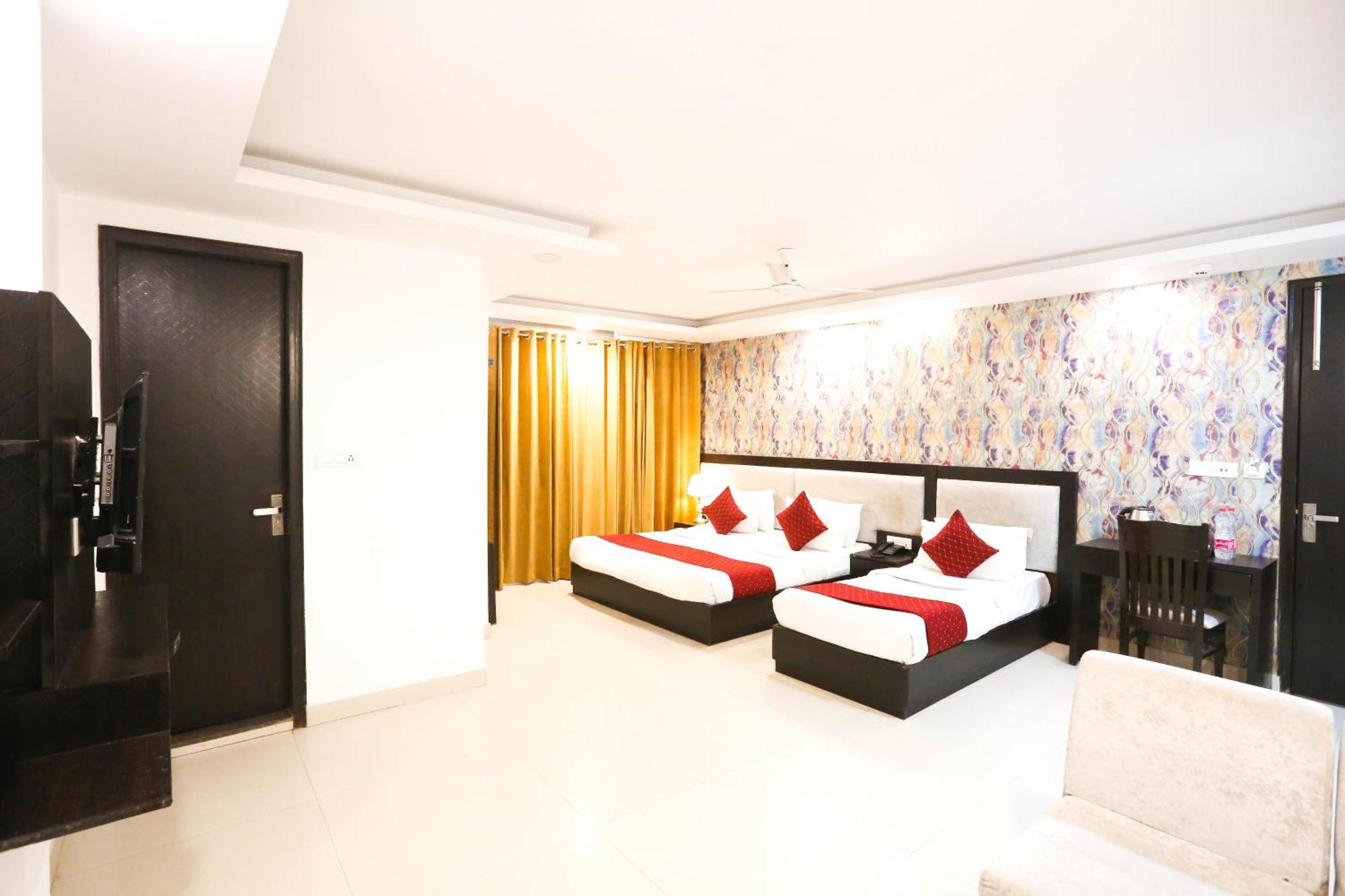 Hotel Aashiyana New Delhi Ngoại thất bức ảnh