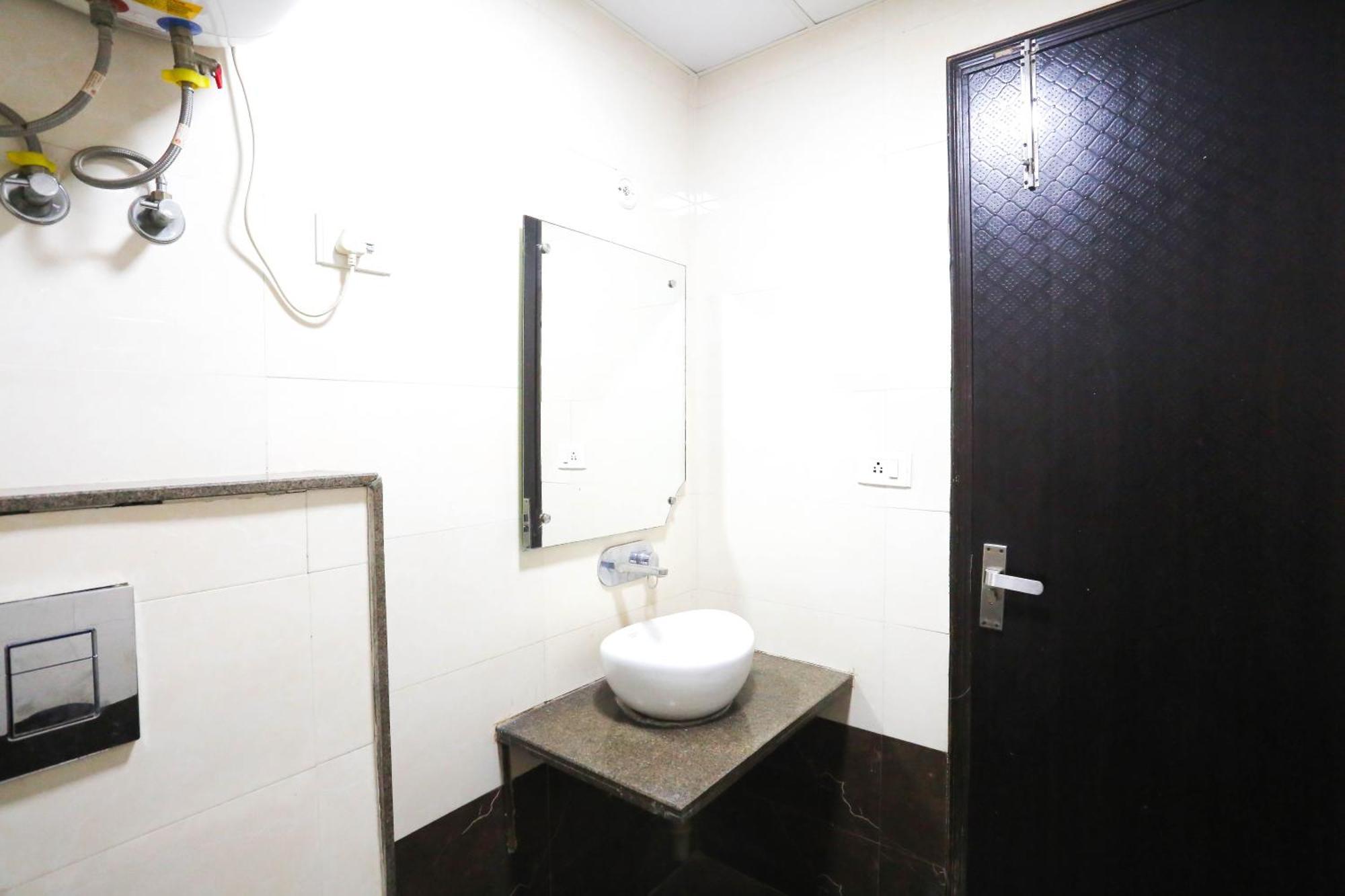 Hotel Aashiyana New Delhi Ngoại thất bức ảnh