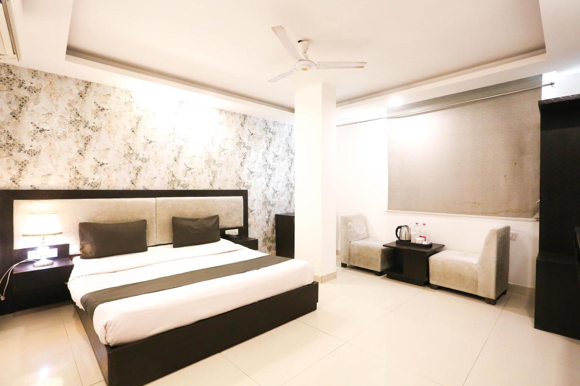 Hotel Aashiyana New Delhi Ngoại thất bức ảnh