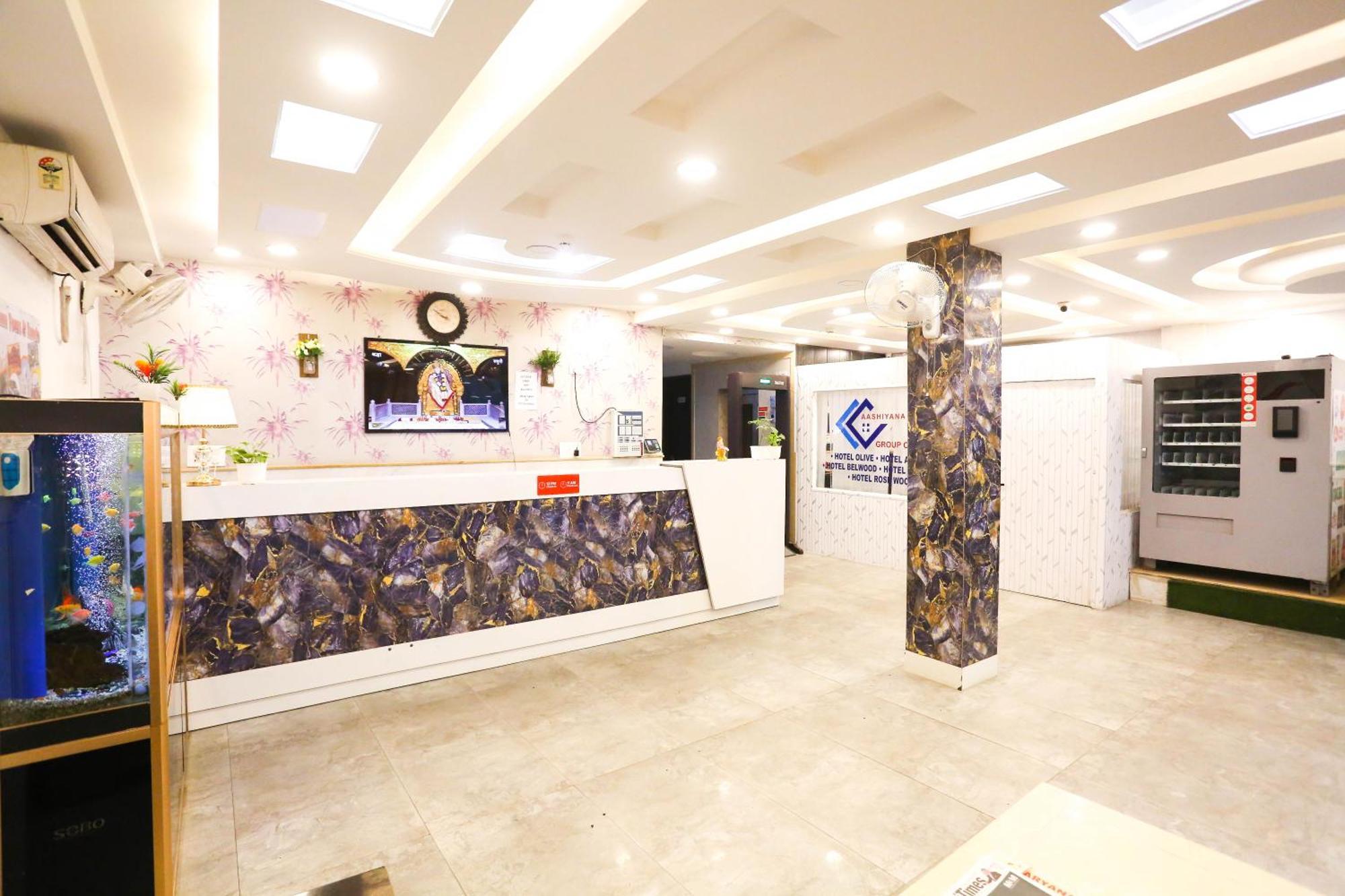 Hotel Aashiyana New Delhi Ngoại thất bức ảnh