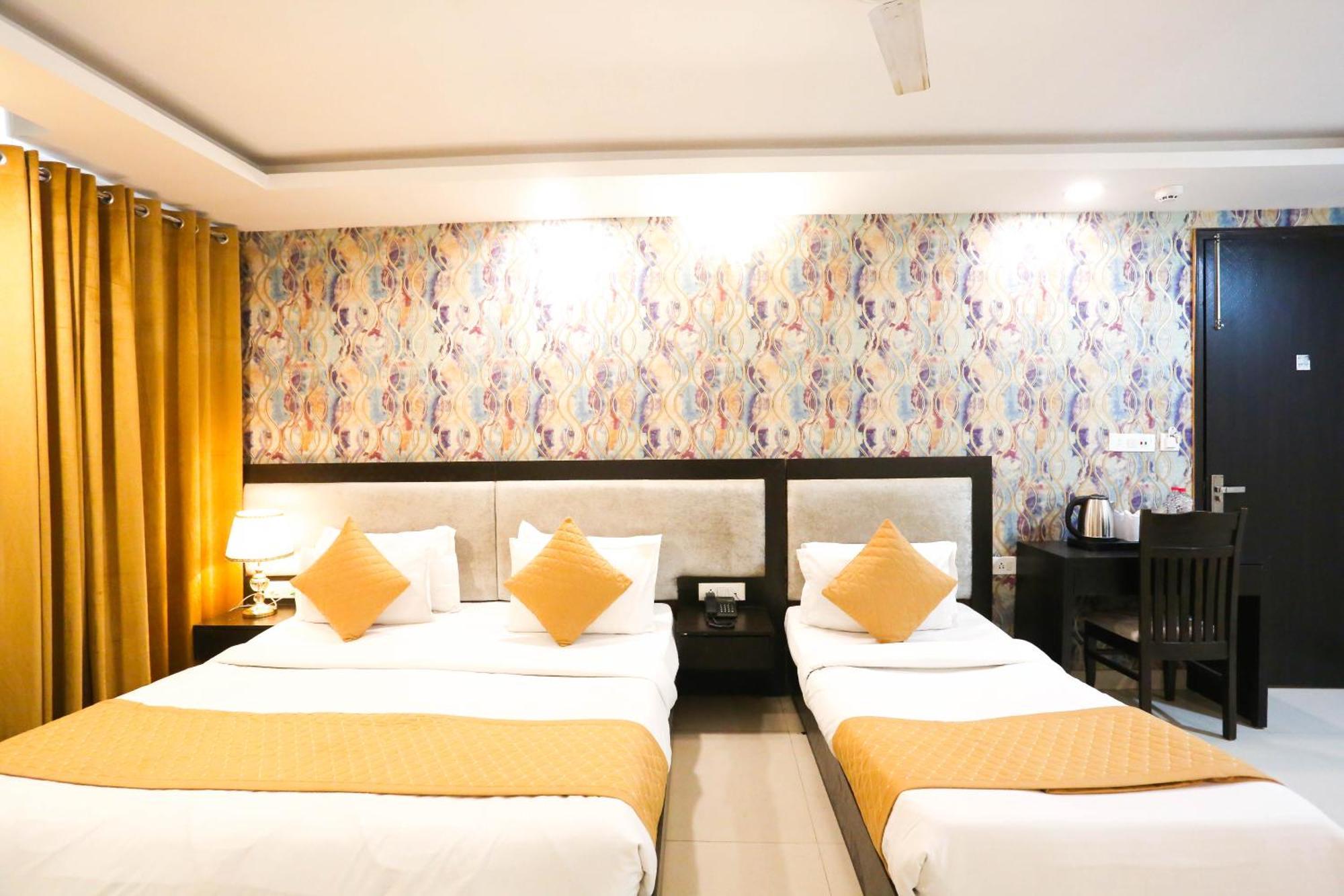 Hotel Aashiyana New Delhi Ngoại thất bức ảnh