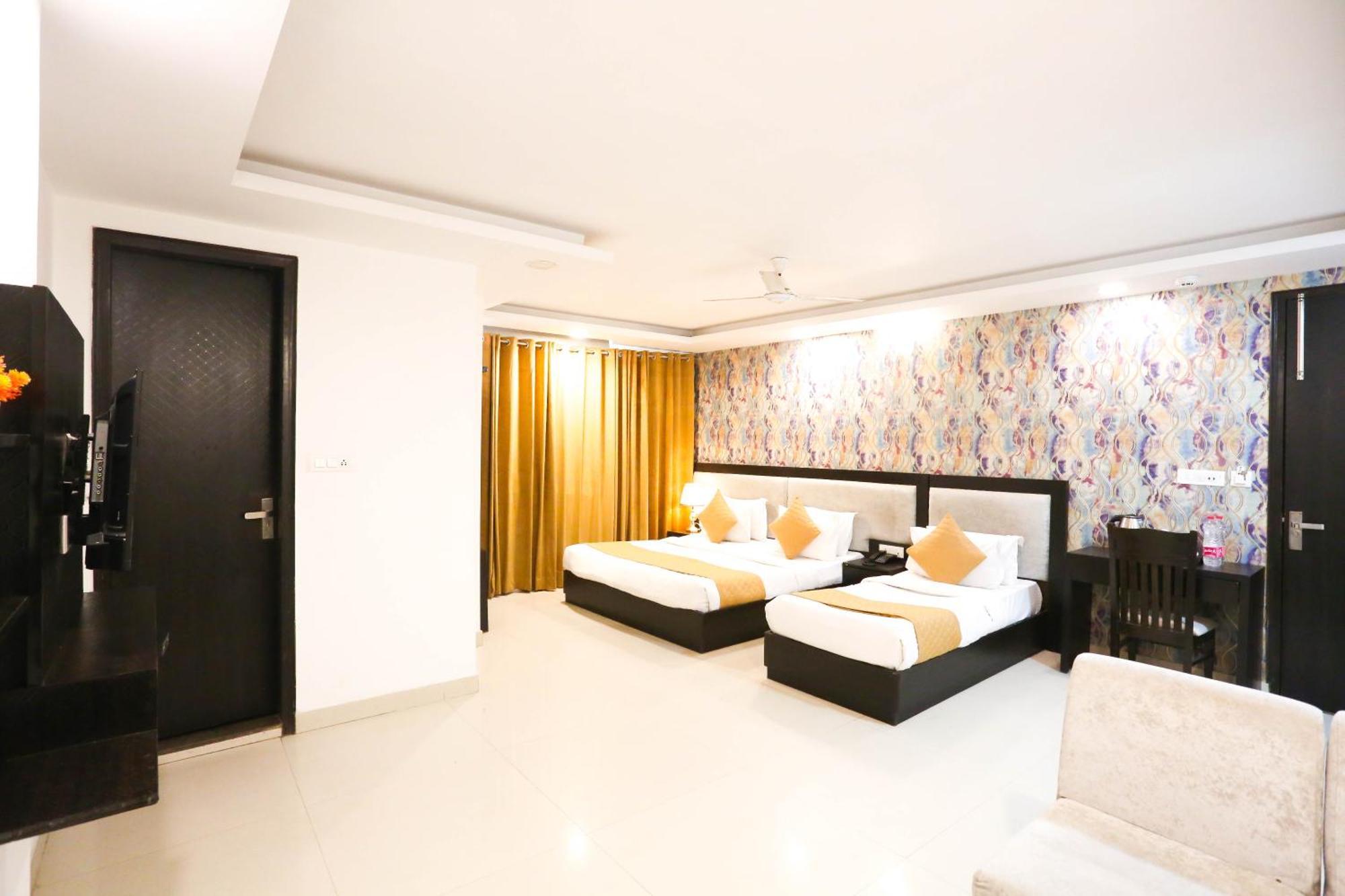 Hotel Aashiyana New Delhi Ngoại thất bức ảnh