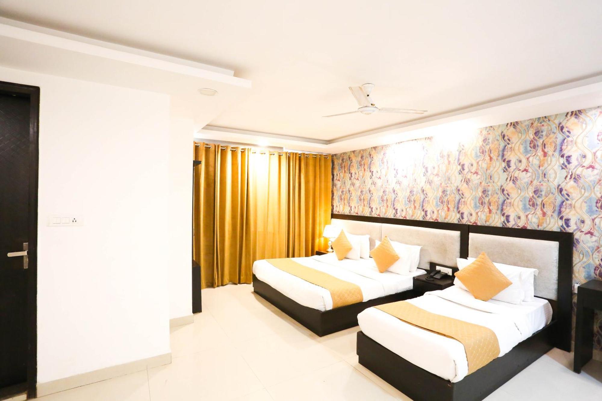 Hotel Aashiyana New Delhi Ngoại thất bức ảnh