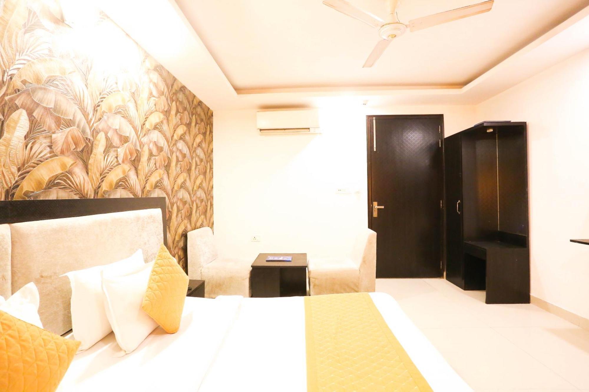 Hotel Aashiyana New Delhi Ngoại thất bức ảnh