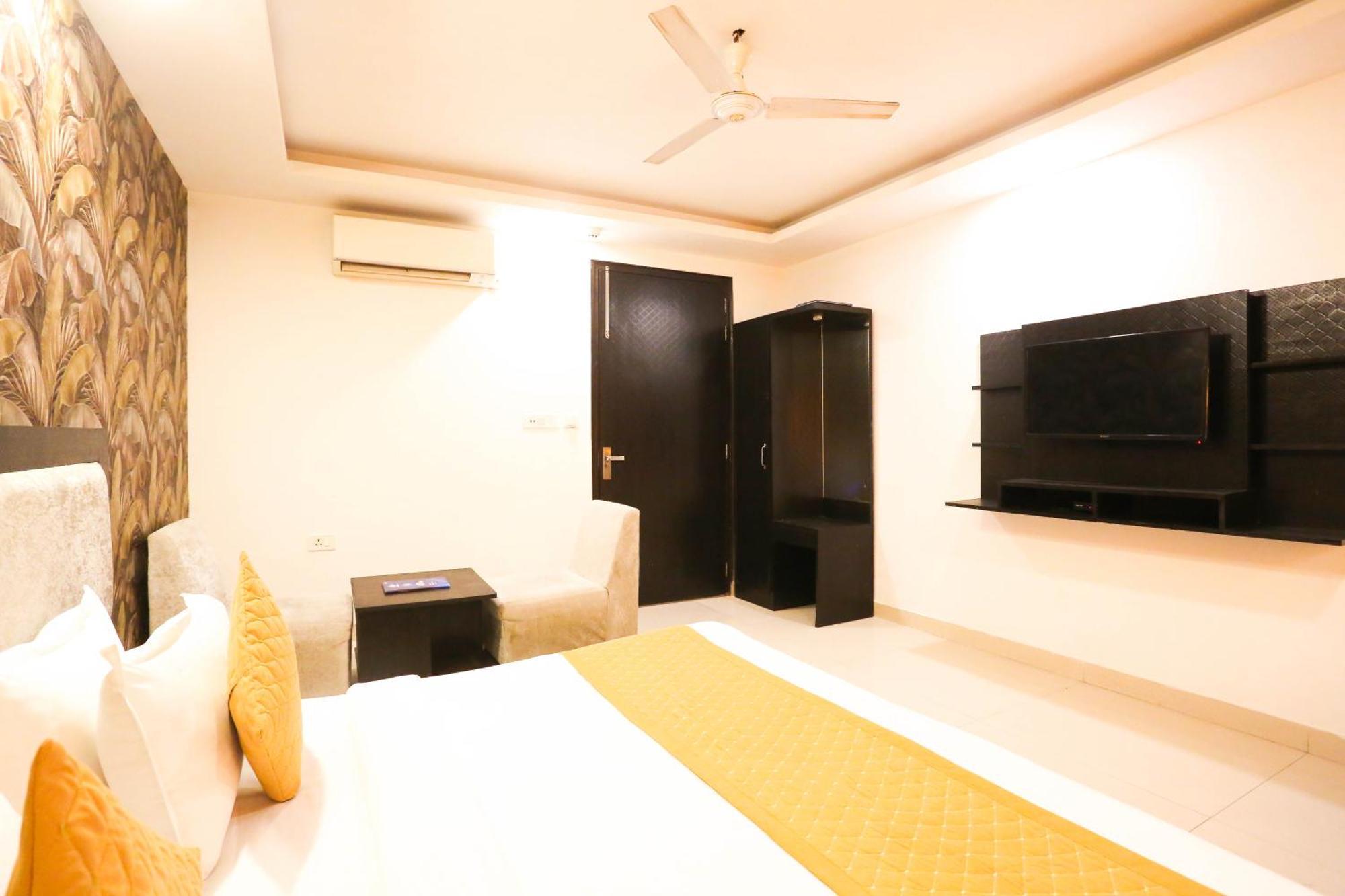 Hotel Aashiyana New Delhi Ngoại thất bức ảnh
