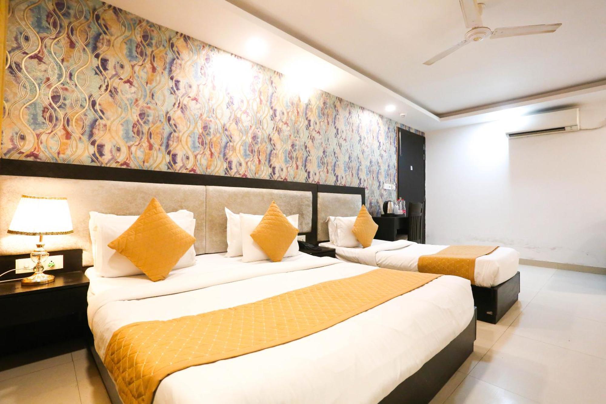 Hotel Aashiyana New Delhi Ngoại thất bức ảnh