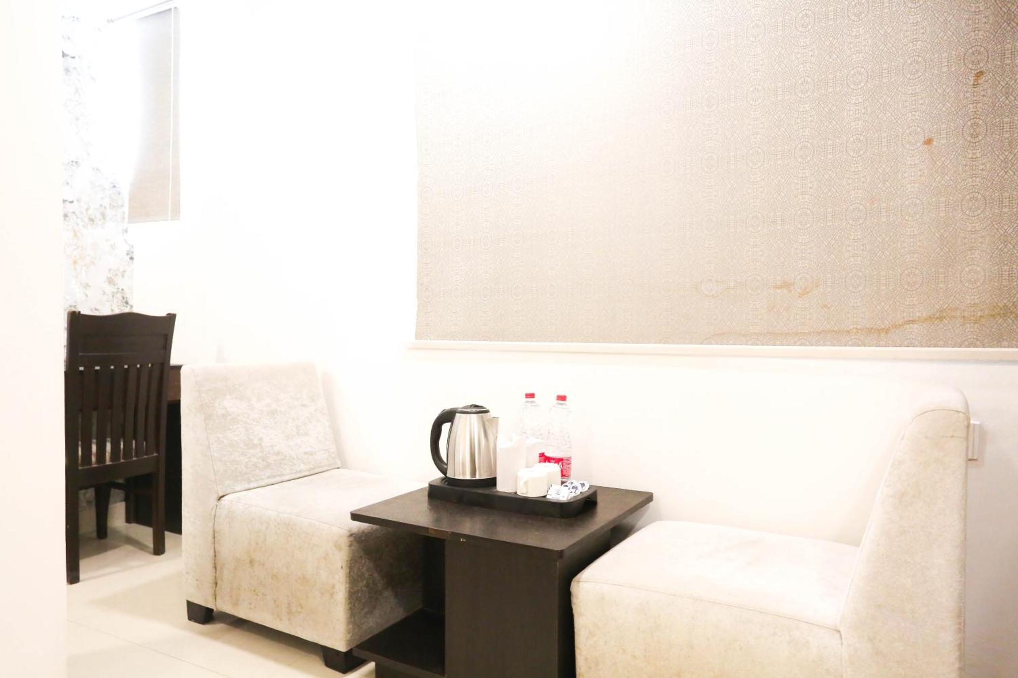 Hotel Aashiyana New Delhi Ngoại thất bức ảnh