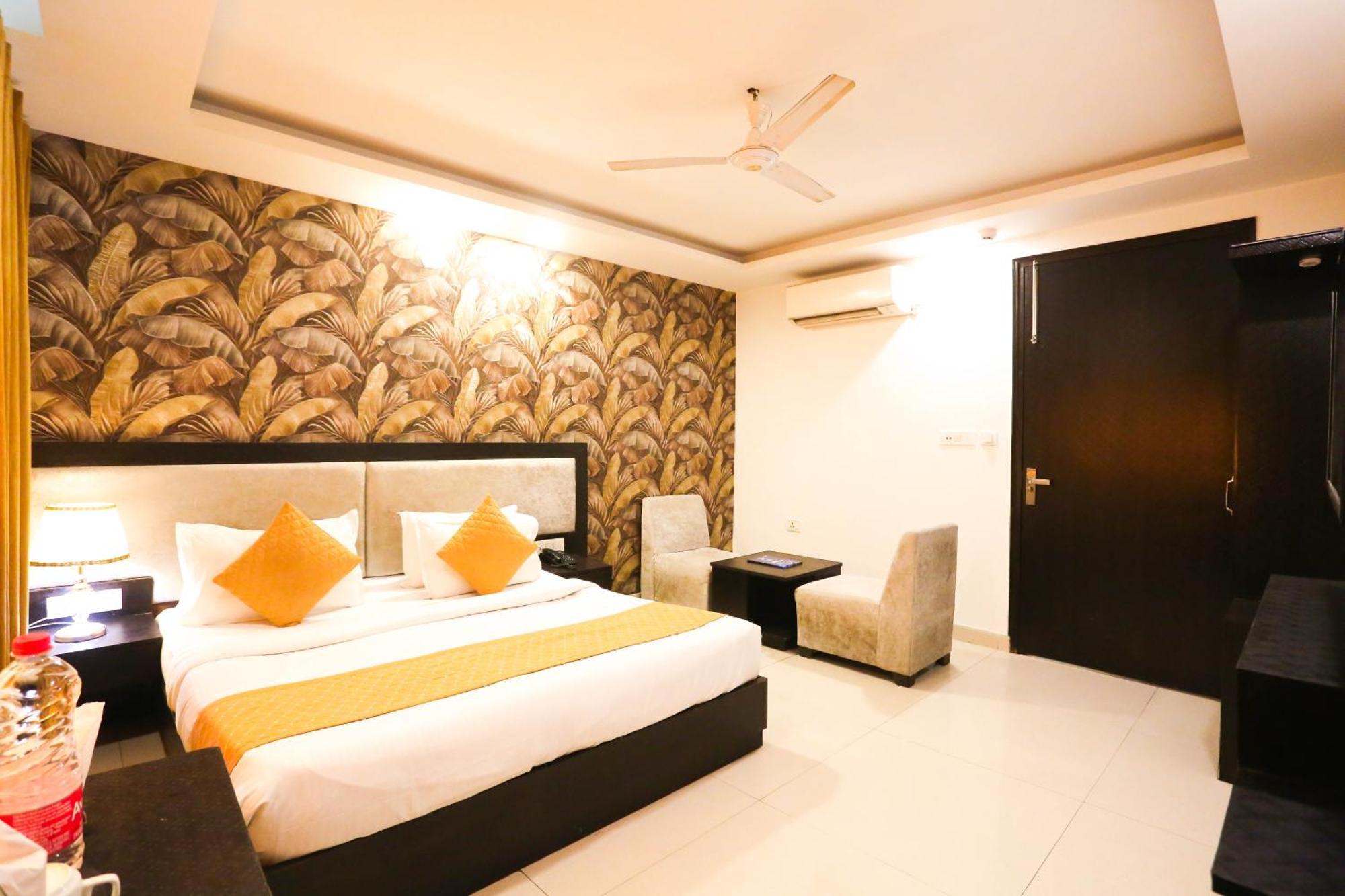 Hotel Aashiyana New Delhi Ngoại thất bức ảnh