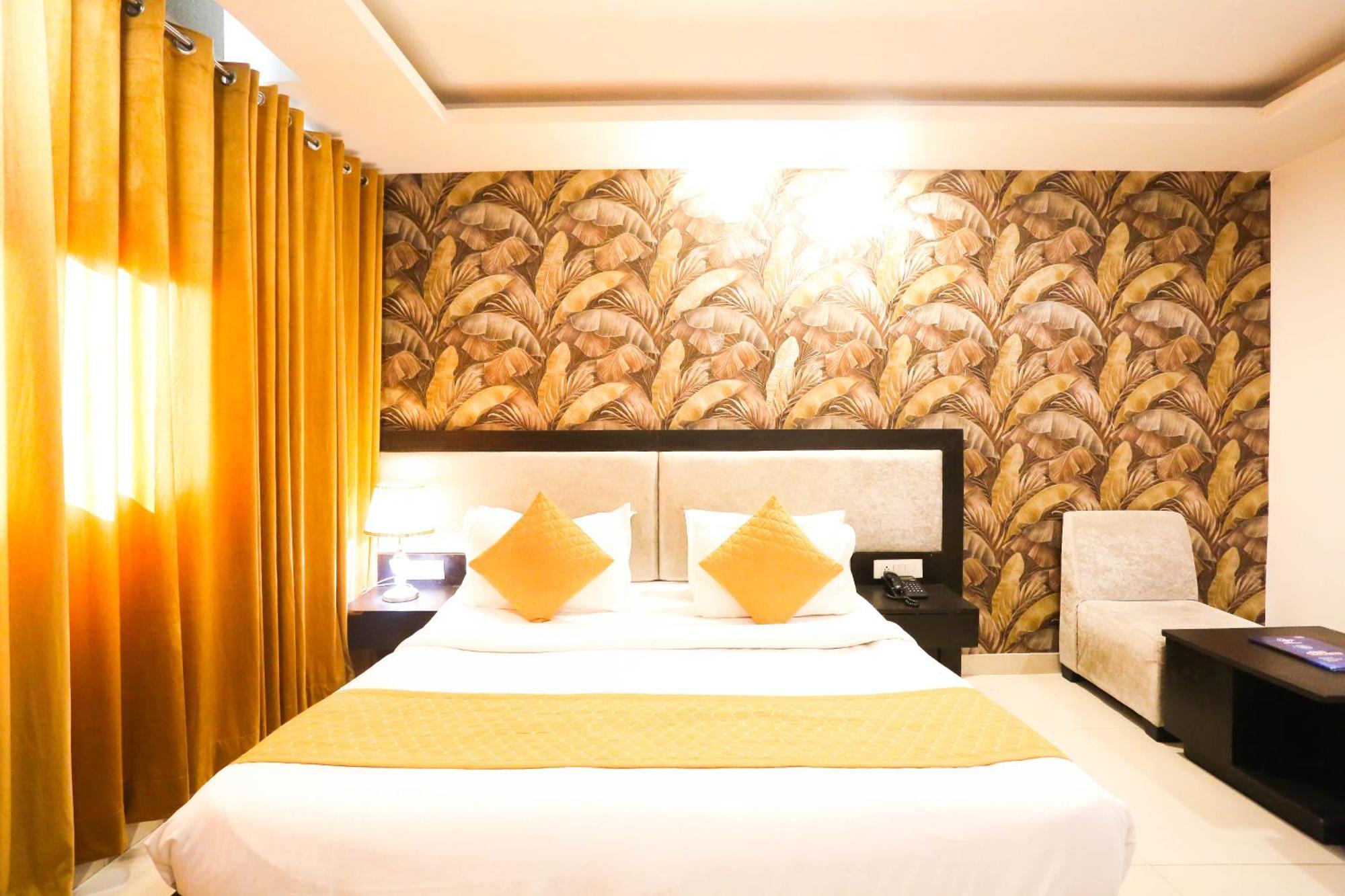 Hotel Aashiyana New Delhi Ngoại thất bức ảnh