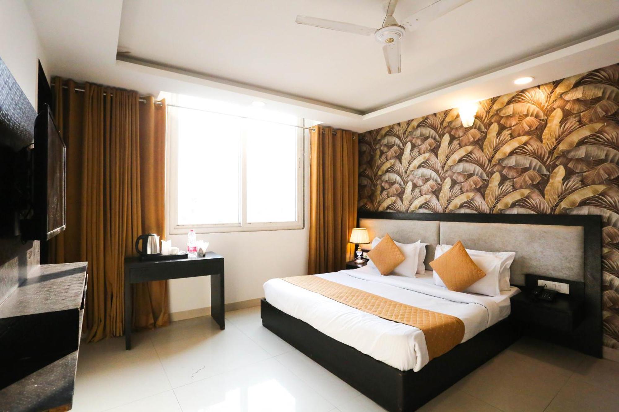 Hotel Aashiyana New Delhi Ngoại thất bức ảnh