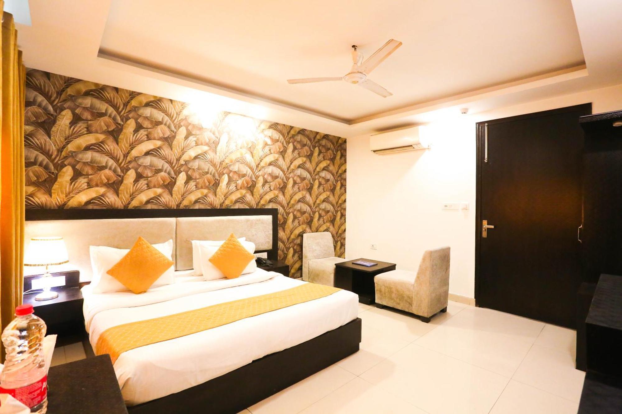 Hotel Aashiyana New Delhi Ngoại thất bức ảnh